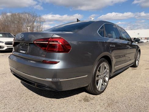 Used 2017 Volkswagen Passat 1.8T R-Line image 6