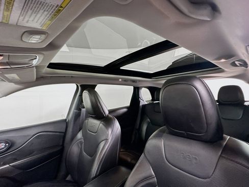 Used 2021 Jeep Cherokee Limited image 25