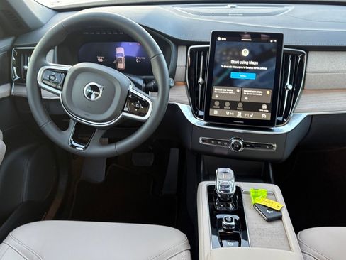 New 2026 Volvo XC90 T8 Plus image 11