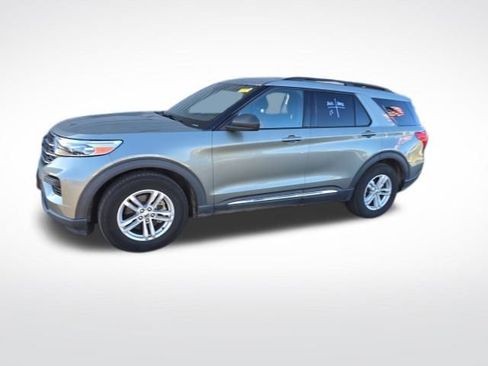 Used 2020 Ford Explorer XLT w/ Class III Trailer Tow Package image 3