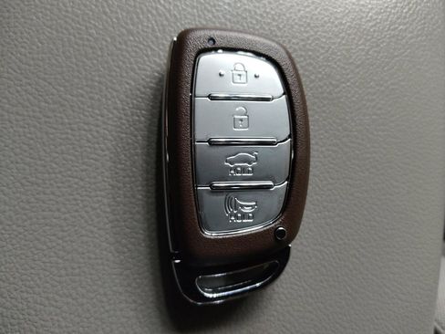 Used 2019 Hyundai Elantra Value Edition FWD image 32