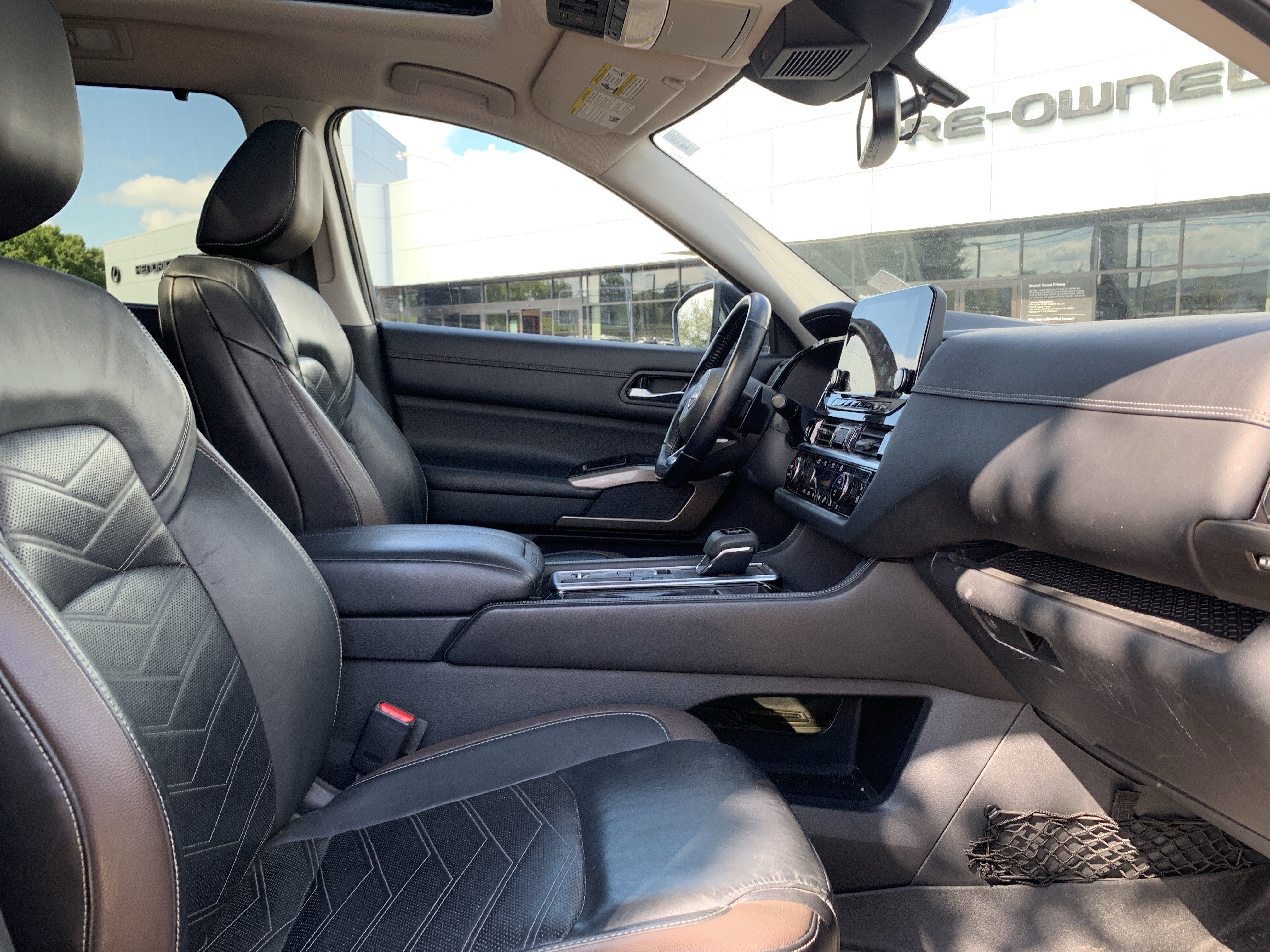 Used 2022 Nissan Pathfinder Platinum w/ Cargo Package FWD image 35