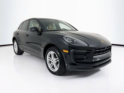 Certified 2022 Porsche Macan AWD/4WD image 7