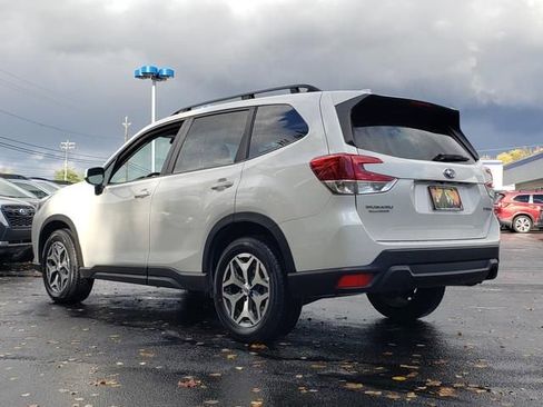 Used 2023 Subaru Forester Premium image 6