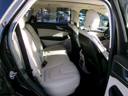 Used 2018 Ford Edge Titanium w/ Equipment Group 301A image 15