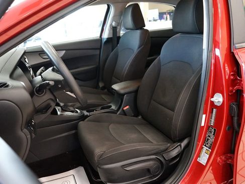 Used 2019 Kia Forte LXS image 2