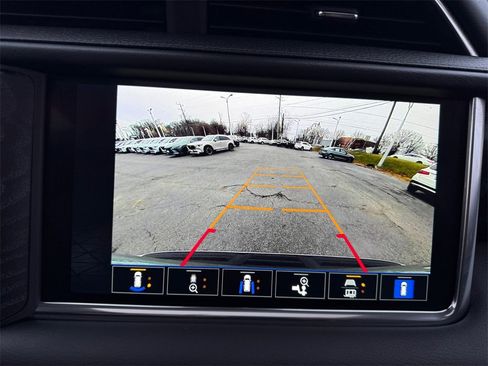 Used 2024 GMC Yukon Denali image 15