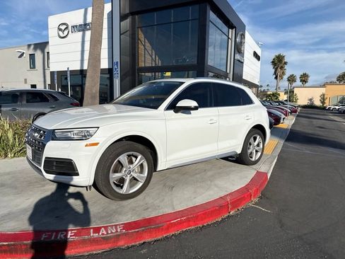 Used 2020 Audi Q5 2.0T Premium w/ Convenience Package AWD/4WD image 3