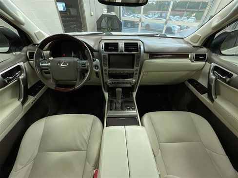 Used 2017 Lexus GX 460 Premium w/ Premium Package AWD/4WD image 24