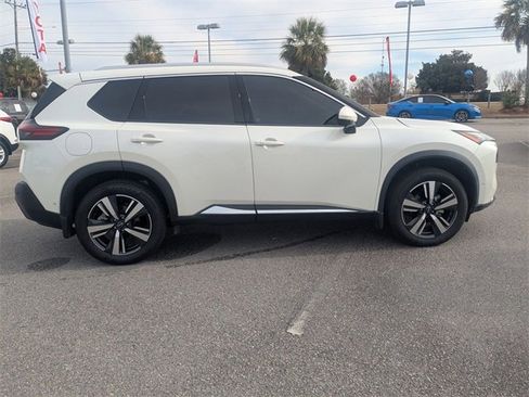 Used 2023 Nissan Rogue SL w/ SL Premium Package image 2