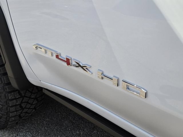 New 2026 GMC Sierra 2500 AT4X w/ LPO, Black Badging Package AWD/4WD image 8