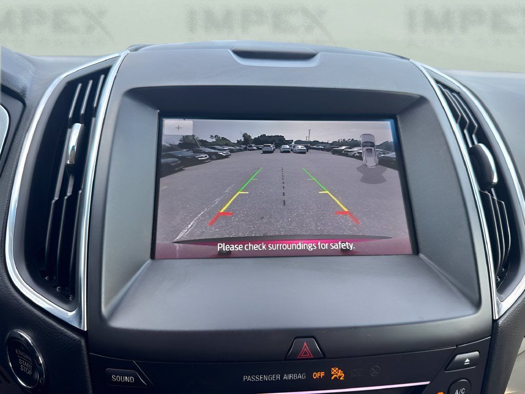 Used 2019 Ford Edge Titanium FWD image 16