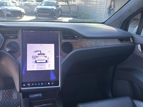 Used 2020 Tesla Model X Long Range image 9
