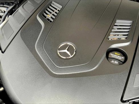 New 2025 Mercedes-Benz S 580 4MATIC Sedan image 19