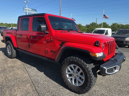 Used 2023 Jeep Gladiator Sport AWD/4WD image 1