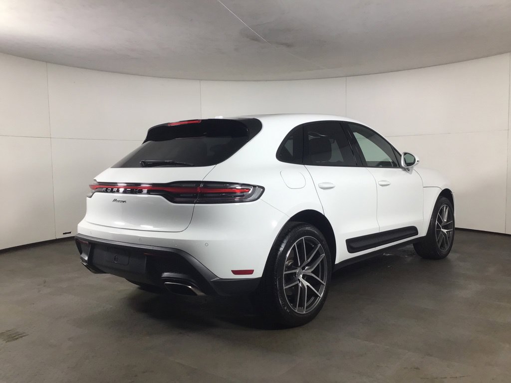 Certified 2026 Porsche Macan AWD/4WD image 7