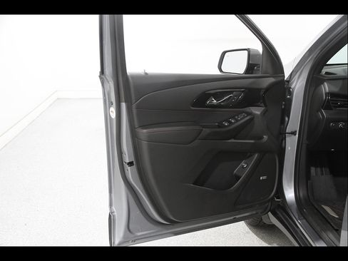 Certified 2023 Chevrolet Traverse RS w/ LPO, Floor Liner Package AWD/4WD image 4