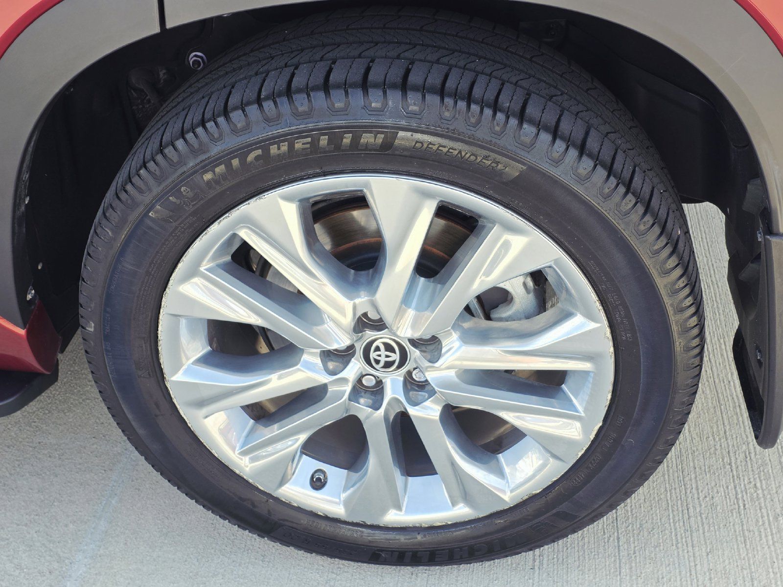 Used 2021 Toyota Highlander Limited FWD image 10