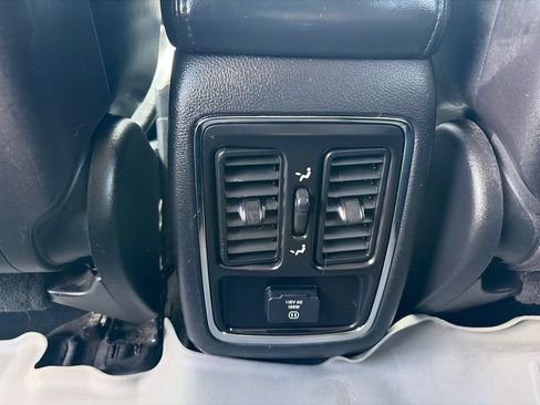 Used 2011 Jeep Grand Cherokee Laredo AWD/4WD image 22