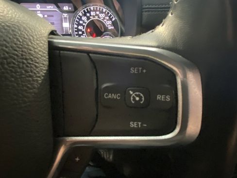 Used 2024 RAM 1500 Laramie image 31