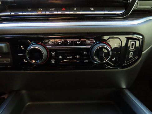 Used 2025 Chevrolet Silverado 2500 LT w/ Safety Package image 32