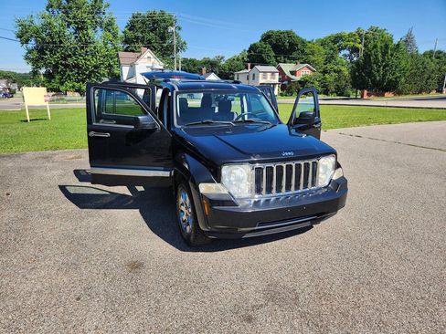 Used 2008 Jeep Liberty Limited w/ Premium Group II AWD/4WD image 31