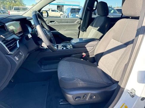 Used 2025 GMC Acadia Elevation image 19