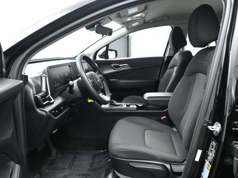 Used 2023 Kia Sportage LX AWD/4WD image 11