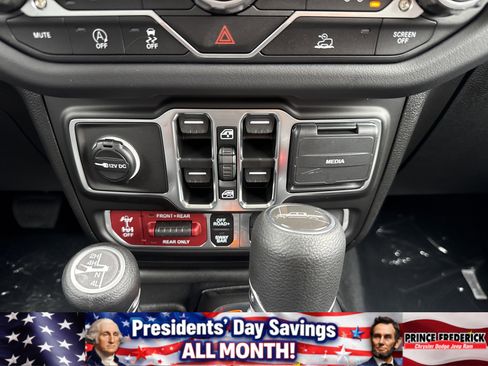 New 2025 Jeep Gladiator Rubicon w/ Technology Group image 21