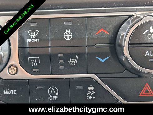 Used 2020 Jeep Wrangler Unlimited Sahara image 30