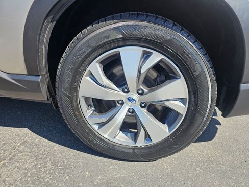 Used 2019 Subaru Ascent Premium image 20