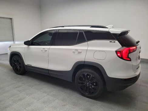 Used 2020 GMC Terrain SLE w/ Driver Convenience Package FWD image 3