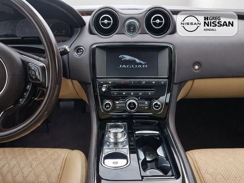 Used 2016 Jaguar XJ L Portfolio RWD image 9