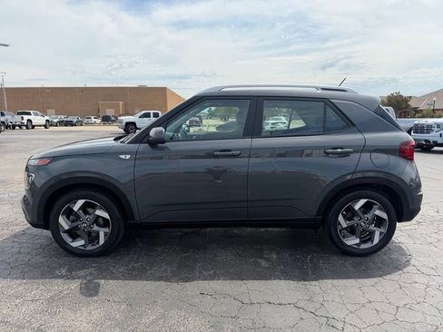 Used 2024 Hyundai Venue SEL FWD image 12