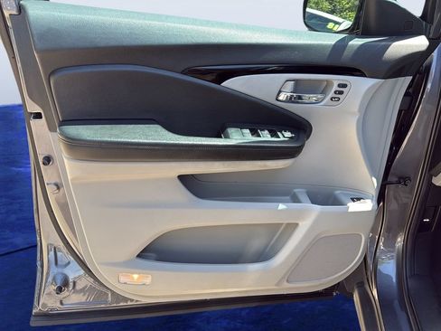 Used 2021 Honda Pilot Touring image 10