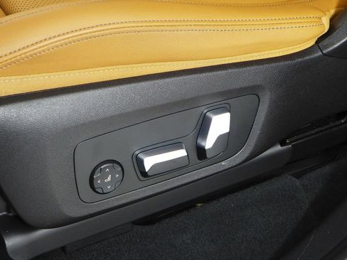 Used 2023 BMW X3 sDrive30i w/ Premium Package image 23