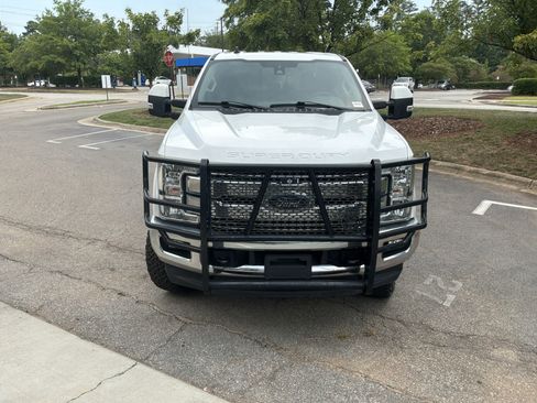 Used 2019 Ford F250 Lariat w/ Lariat Ultimate Package AWD/4WD image 3