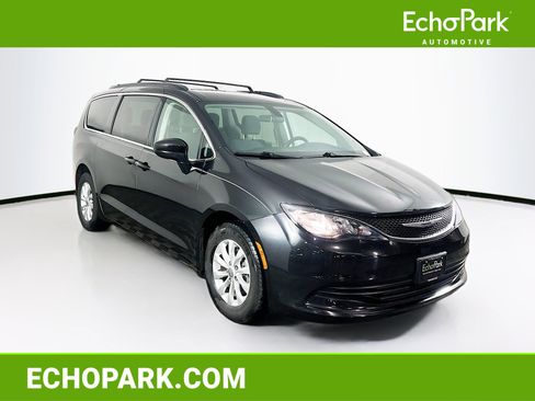 Used 2019 Chrysler Pacifica LX w/ Tire & Wheel Group FWD image 1