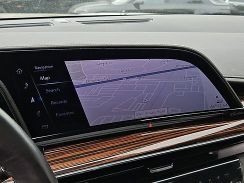 Certified 2023 Cadillac Escalade Premium Luxury AWD/4WD image 17