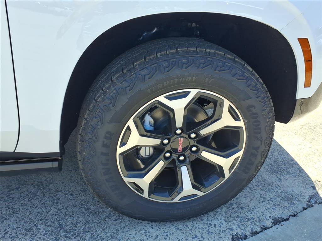 New 2026 GMC Yukon AT4 w/ AT4 Premium Plus Package AWD/4WD image 9