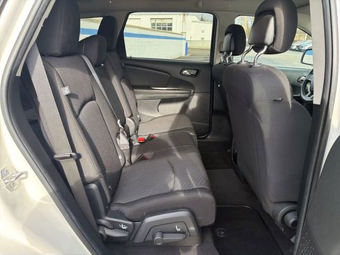 Used 2016 Dodge Journey SXT image 22
