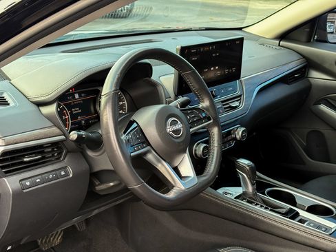 Used 2024 Nissan Altima 2.5 SL FWD image 15