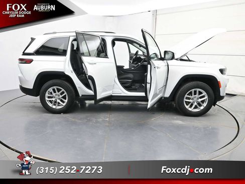 Used 2023 Jeep Grand Cherokee Laredo w/ Luxury Tech Group I image 35