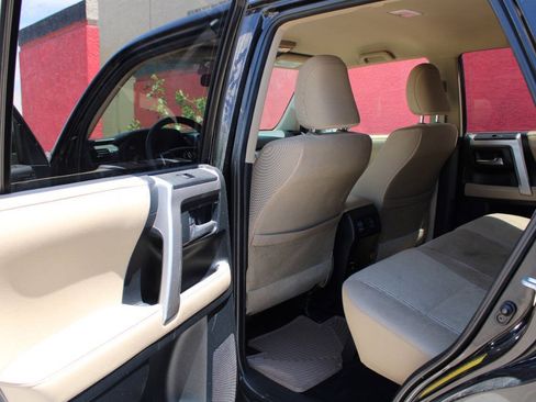 Used 2017 Toyota 4Runner SR5 AWD/4WD image 12