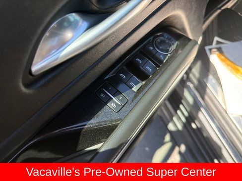 Used 2023 Cadillac Escalade Premium Luxury AWD/4WD image 11