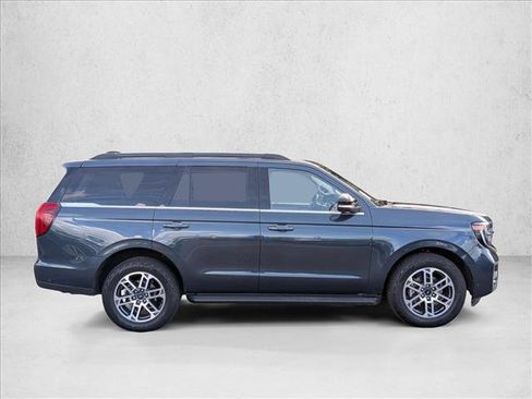 Used 2025 Ford Expedition Active AWD/4WD image 5