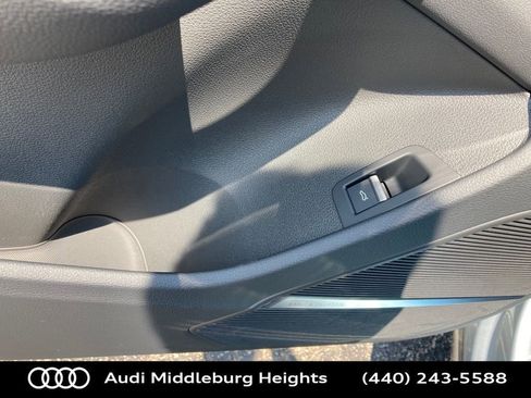 Used 2025 Audi Q7 2.0T Premium w/ Convenience Plus Package image 15