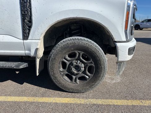 Used 2023 Ford F250 XLT w/ XLT Premium Package image 4