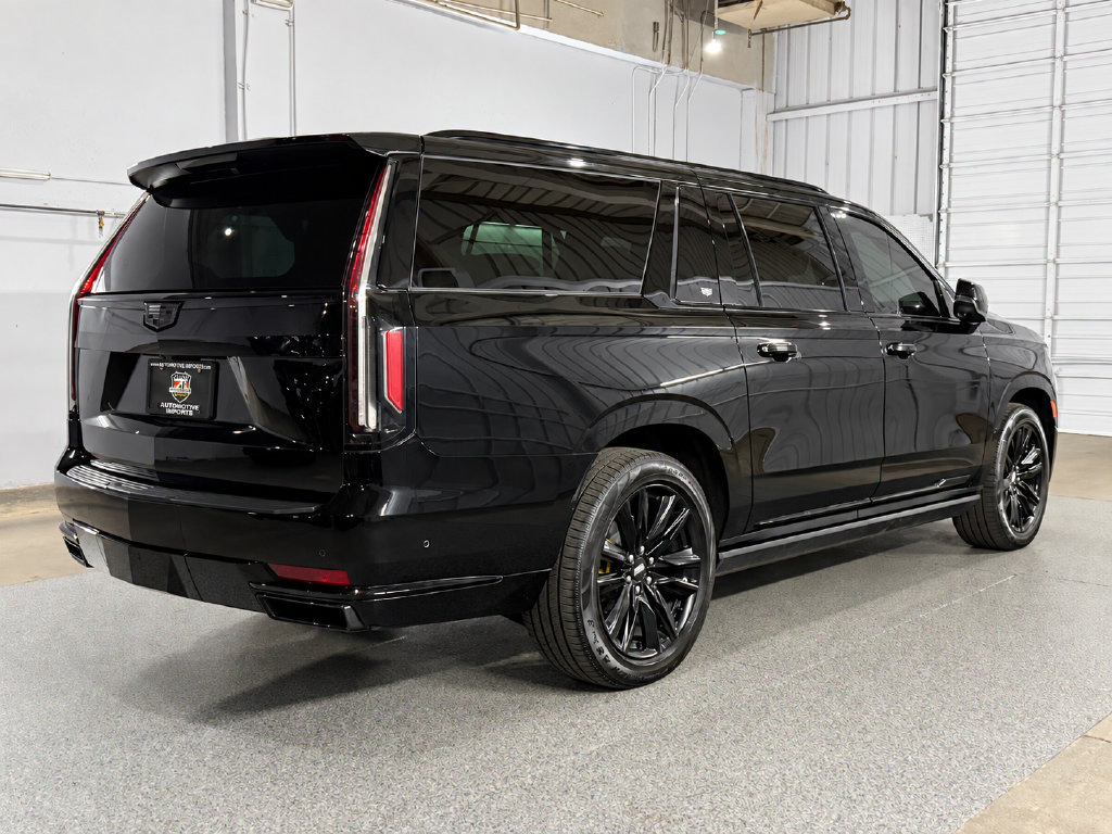 Used 2023 Cadillac Escalade ESV Sport Platinum w/ Heavy-Duty Trailer Package AWD/4WD image 10