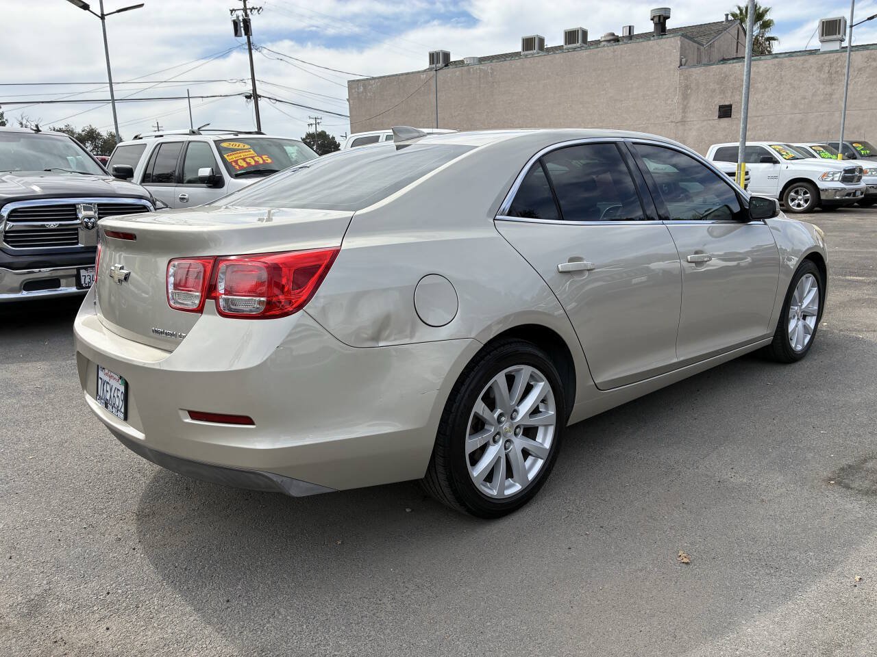 Used 2015 Chevrolet Malibu LT FWD image 2